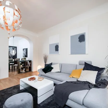 Superb With Castle View #88 Appartement